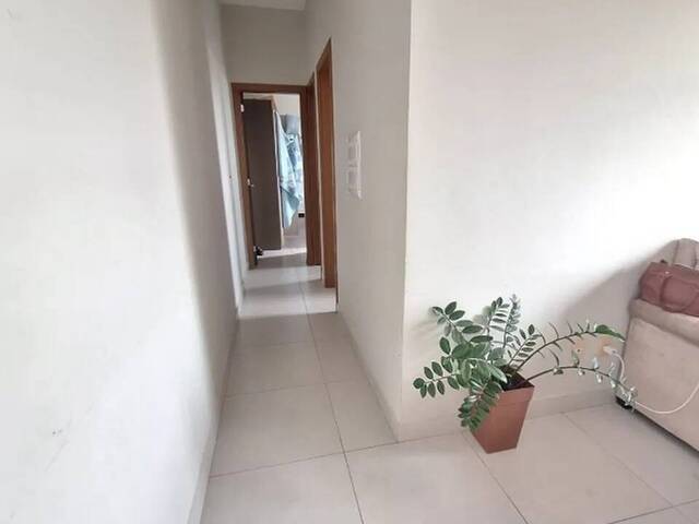 #99 - Apartamento para Venda em Cuiabá - MT