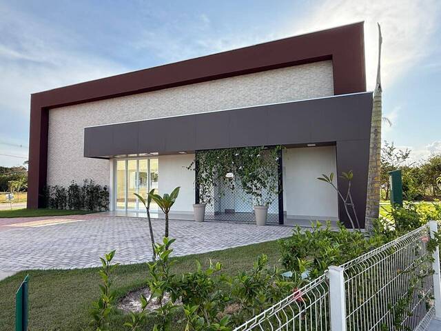 #329 - Terreno em condomínio para Venda em Cuiabá - MT