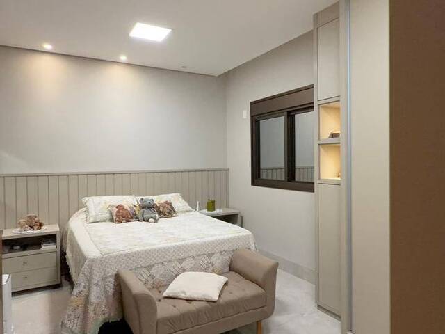 #330 - Casa em condomínio para Venda em Cuiabá - MT