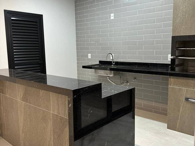 #402 - Casa em condomínio para Venda em Cuiabá - MT