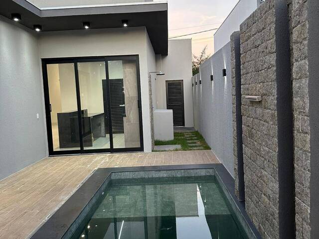 #402 - Casa em condomínio para Venda em Cuiabá - MT