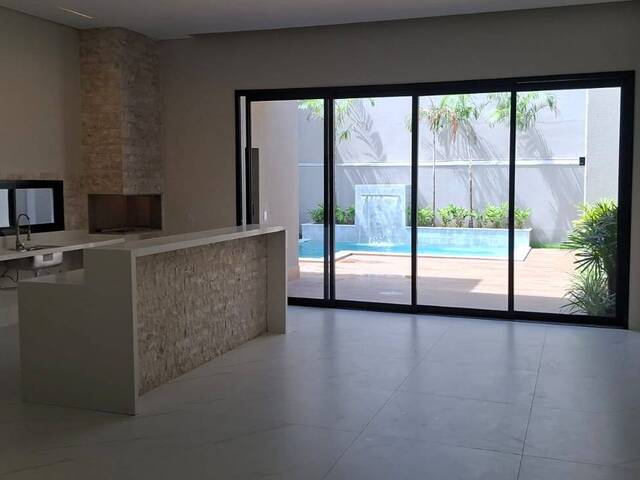 Casa para Venda em Cuiabá - 2