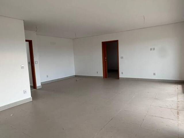 Apartamento para Locação em Cuiabá - 2