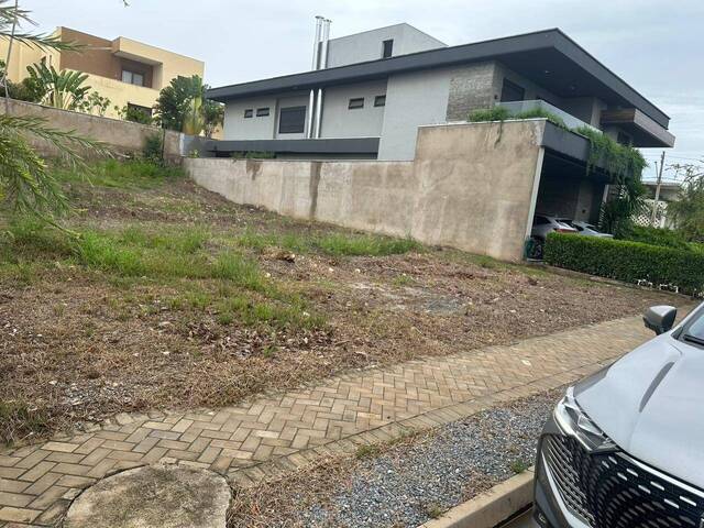 #540 - Terreno em condomínio para Venda em Cuiabá - MT
