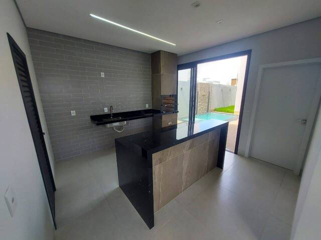 #555 - Casa em condomínio para Venda em Cuiabá - MT