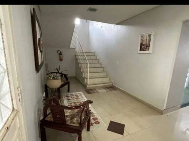 Apartamento para Locação em Cuiabá - 2