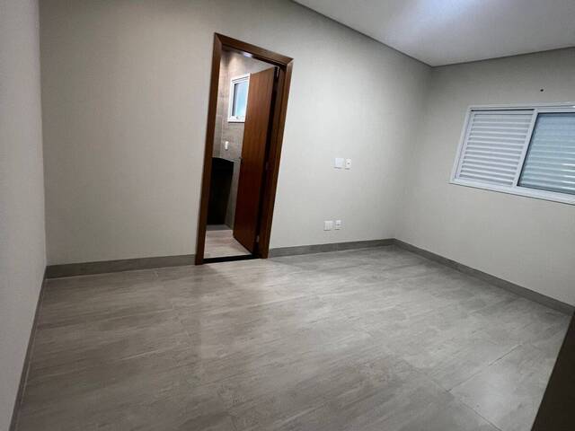 Casa para Venda em Cuiabá - 5