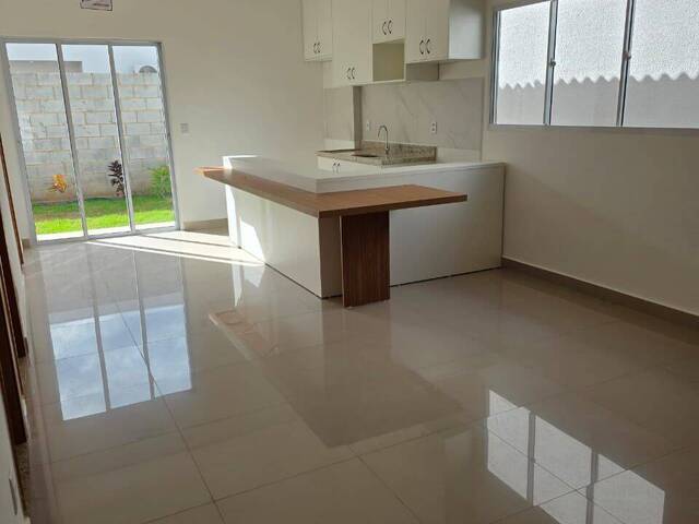#672PC - Apartamento para Locação em Cuiabá - MT