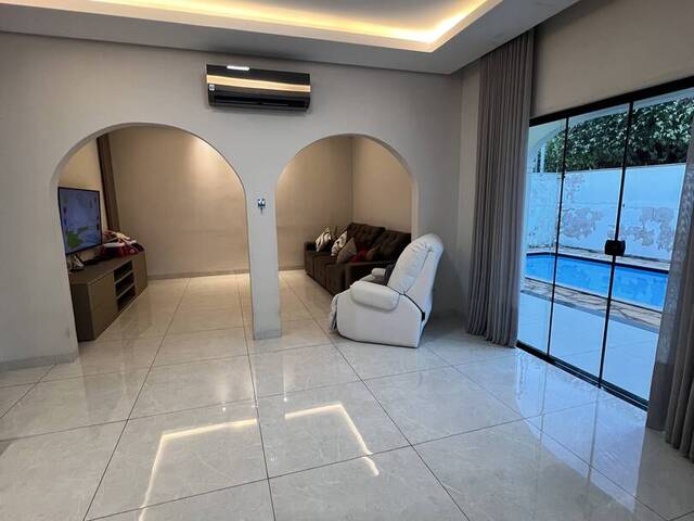Casa para Venda em Cuiabá - 2
