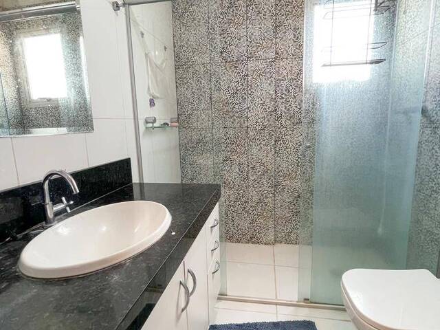 Apartamento para Venda em Cuiabá - 2