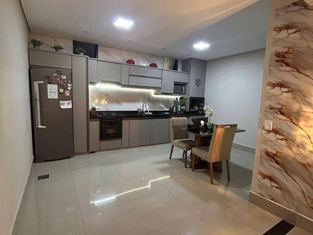 Casa para Venda em Cuiabá - 2
