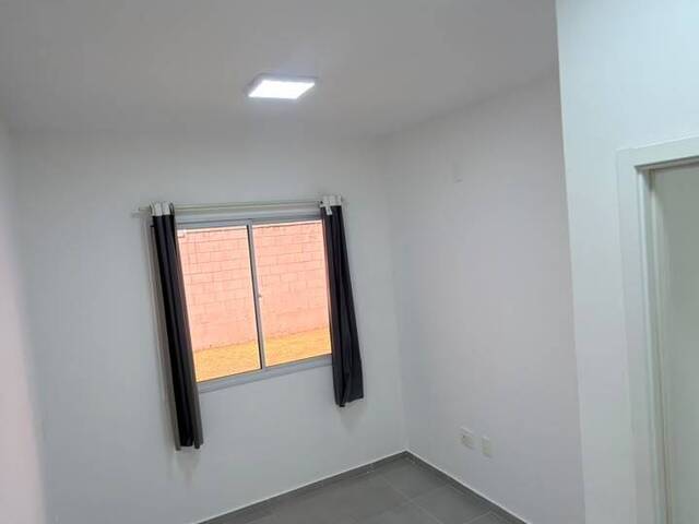 Casa para Locação em Várzea Grande - 5