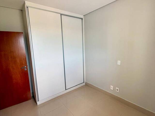 Apartamento para Locação em Cuiabá - 2